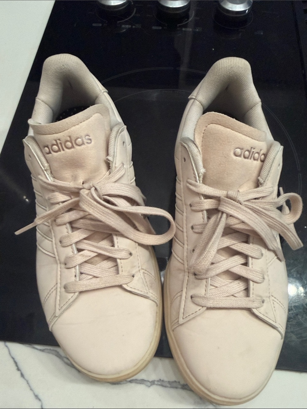 Adidas grand Court Size 7